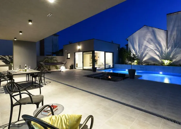 Omnia Villa