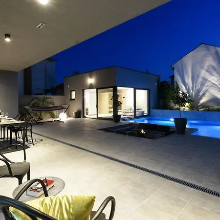 Omnia Villa